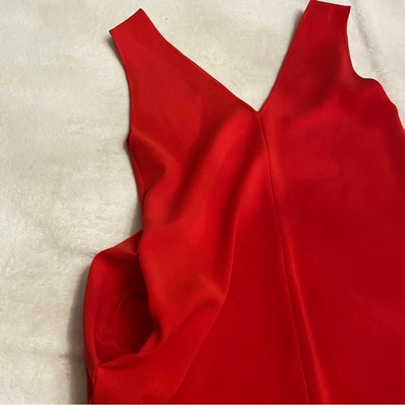 Theory V-neck Sleeveless Admiral Crepe Short Dress In Bright Tomato 28177 - Picture 9 of 11